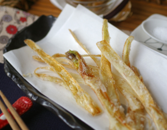 うどの皮のサクサクチップス