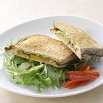 かぼちゃとチーズの全粒粉ホットサンド