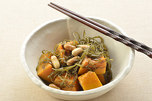 かぼちゃ・糸昆布・落花生の煮物