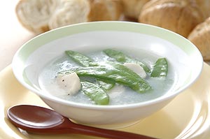 さやえんどうとホタテ貝柱のスープ