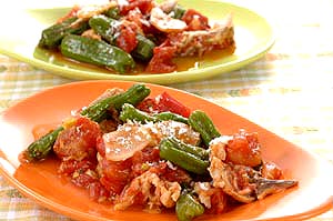 ししとうがらしとアジのトマト炒め