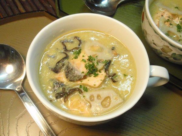 しょうがと鮭のコーンスープ