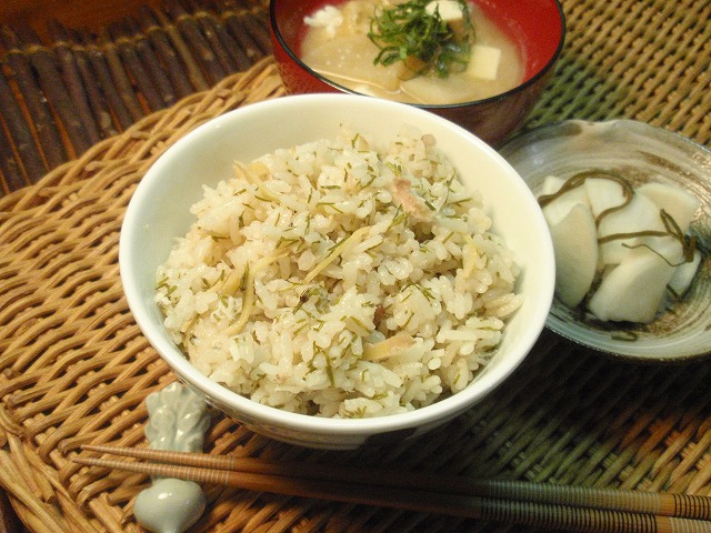 すぎなとアジのしょうが炊き込みご飯
