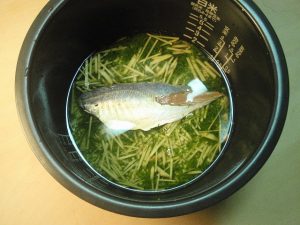 すぎなとアジのしょうが炊き込みご飯