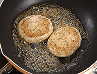 たけのこ・ブロッコリー入りの鶏肉バーグ