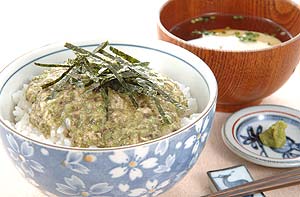 たたきわらびのやまかけどんぶり