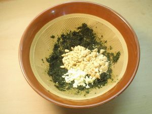 たんぽぽペーストのパスタ