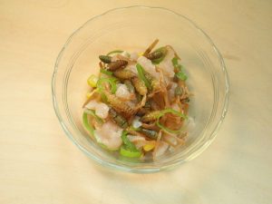 つくしと鶏肉の天ぷら