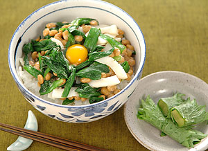 にらの納豆和えどんぶり