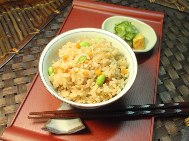 にんじんとジャコのしょう油ごはん
