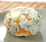 にんじん・パセリ・チーズのおにぎり