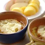 にんにくとフランスパンのチーズスープ