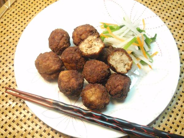 ひき肉のしょう油麹と豆腐の揚げボール