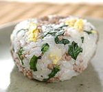 ほうれん草と豚ひき肉のおにぎり