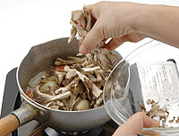 まいたけと根菜の煮物