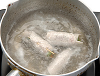 ゆで豚肉巻きのごまだれ風味