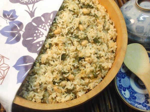 よもぎと大豆の炊き込みごはん