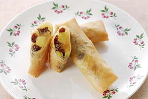 りんごとさつまいもの春巻き揚げ