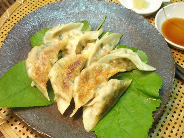 アチャールとサバ水煮缶の餃子