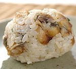 ウナギとカリカリにんにくのおにぎり