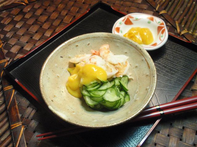 エビときゅうりの黄身酢和え