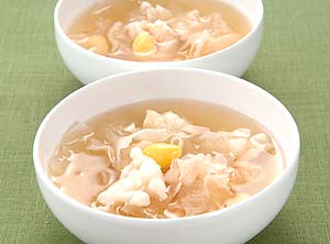 エビと白きくらげの中華スープ
