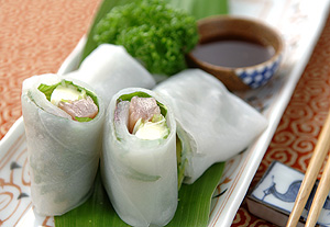 カツオとチーズの生春巻き
