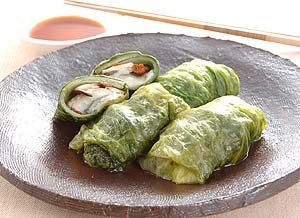 カレイのレタス蒸し巻き