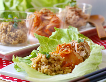 キムチ納豆ツナのレタス巻き