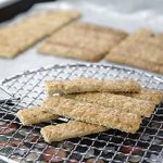 キャベツと白ごまのパイ生地風クッキー
