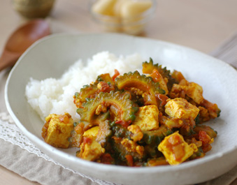 ゴーヤと豆腐の炒めカレー