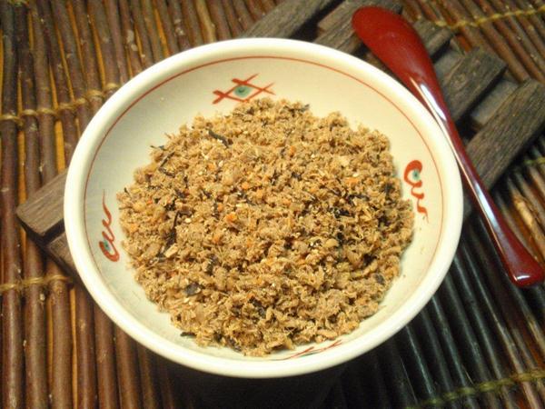 サバ缶とヒジキのしょう油麹ふりかけ