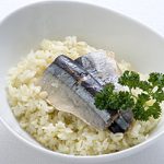 サンマのはと麦入りサフランライス