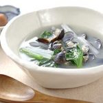 シジミと大根・ほうれん草のスープ