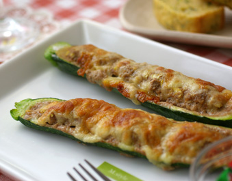 ズッキーニの肉詰めチーズ焼き