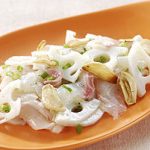 タイとれんこんのにんにくチップスサラダ