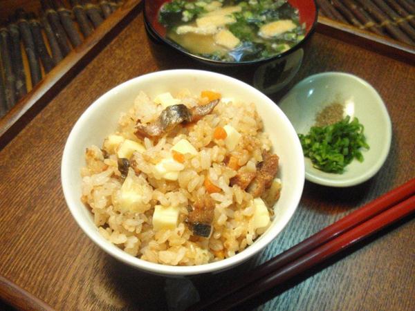 チーズとウナギのにんじんご飯