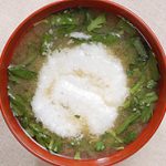 トロロと春菊の味噌汁