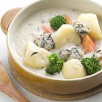 ヒジキ入り大豆ボールのミルクシチュー