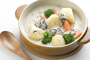 ヒジキ入り大豆ボールのミルクシチュー