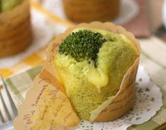 ブロッコリーとチーズのカップケーキ