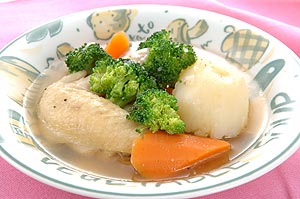 ブロッコリーと鶏手羽先のスープ