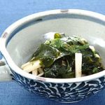 ワカメとながいものしょうが汁入り酢の物