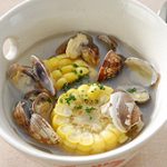 丸ごととうもろこしとアサリのスープ