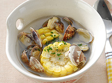 丸ごととうもろこしとアサリのスープ