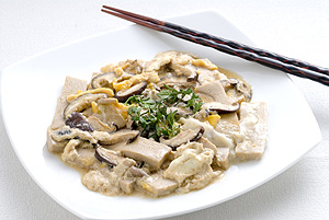 凍り豆腐としいたけのミルク煮