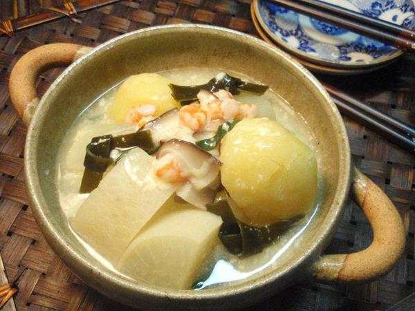 大根とじゃがいものチーズあんがけ