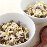 小豆と炒り卵、鶏肉のサラダ