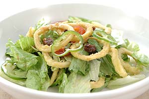 揚げイカリングのトマトドレッシングサラダ