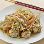 揚げサバ団子の枝豆入り野菜あんがけ